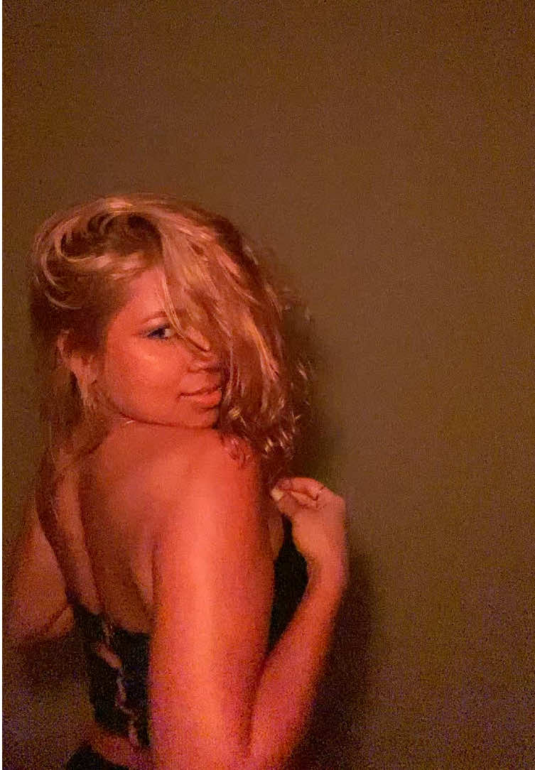 @mchelynz