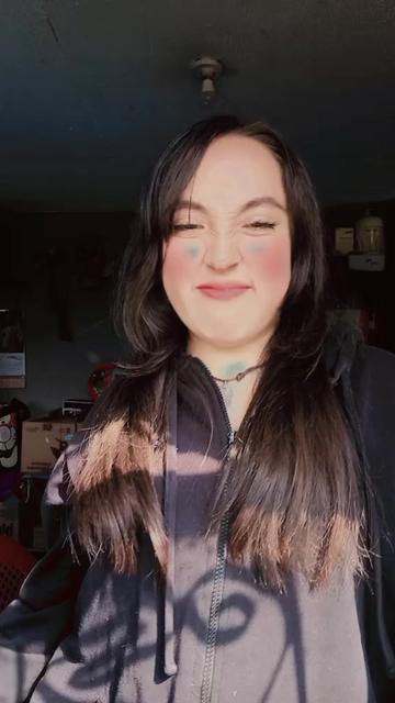 @𝑳𝑰𝒁𝒚🍒
