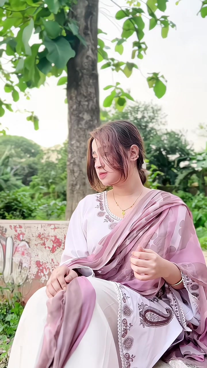 @Simran⭐️