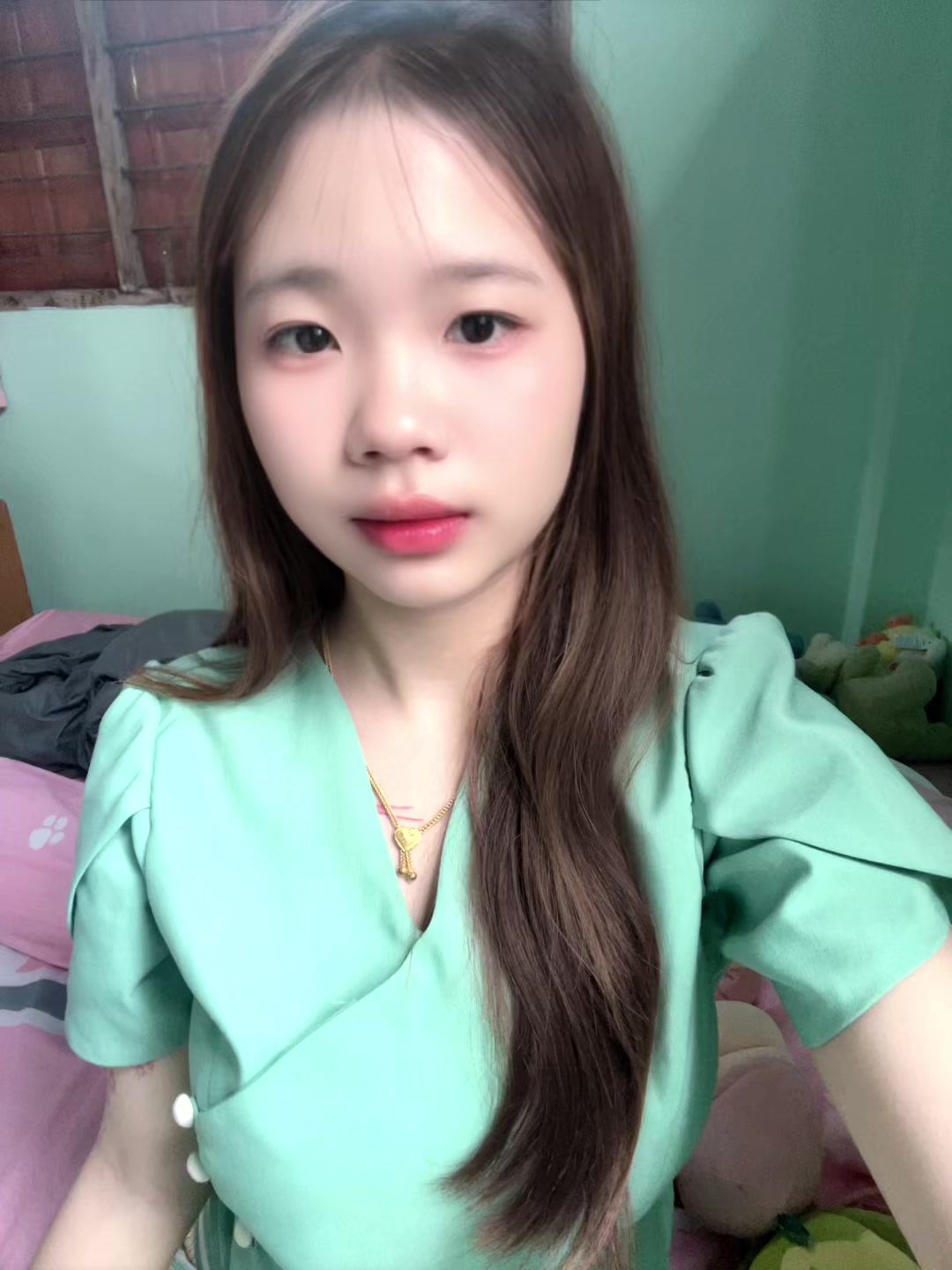@พลอยขี้เหร่🤓