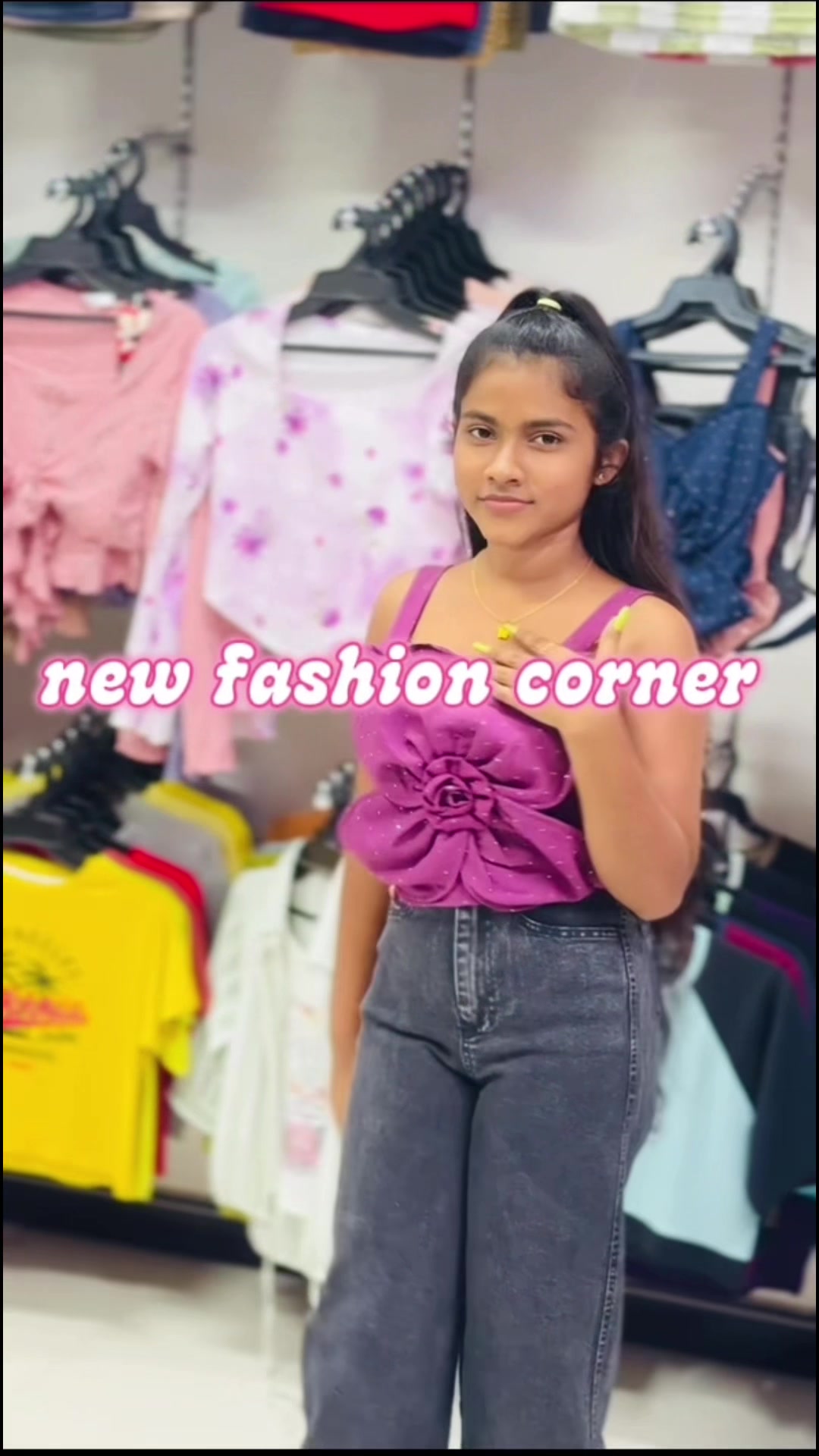 @• New Fashion Corner