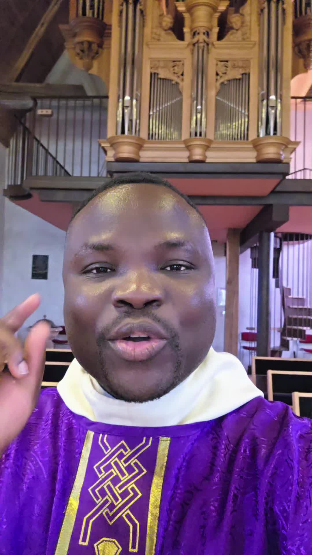 @Padre Pr&eacute;cieux 🇨🇵🇻🇦