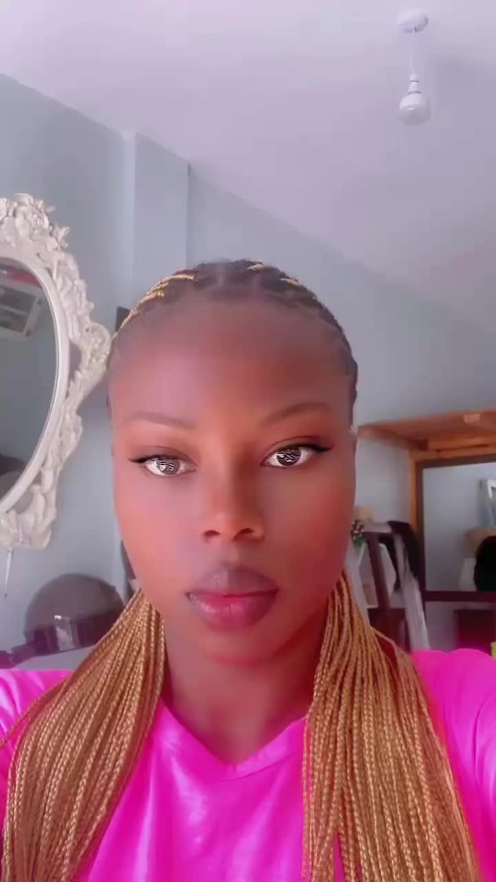 @Cesi beuty👄👄