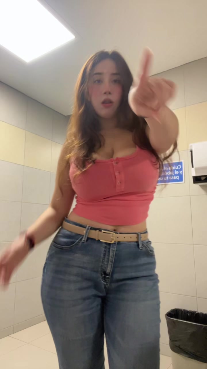 @valeria L