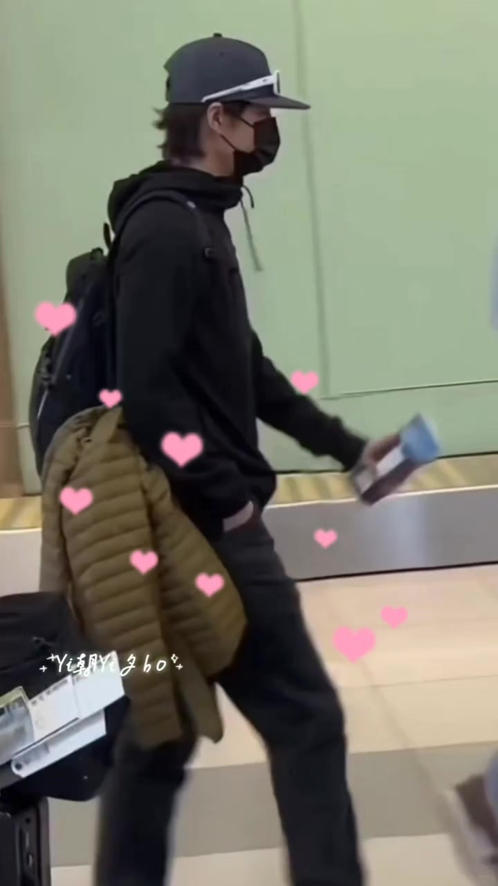 @UNlQ - 王一博👑