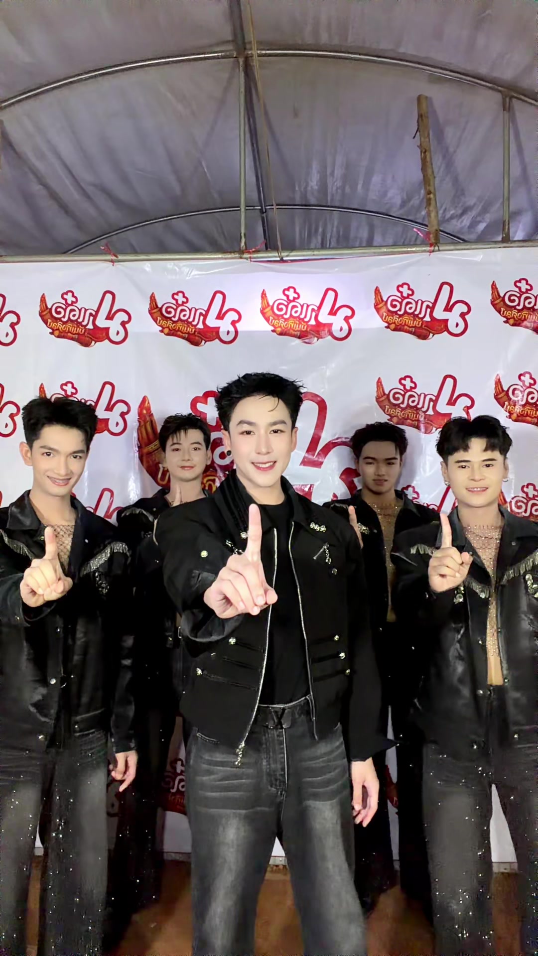 @Pongsagorn Saenpakdee