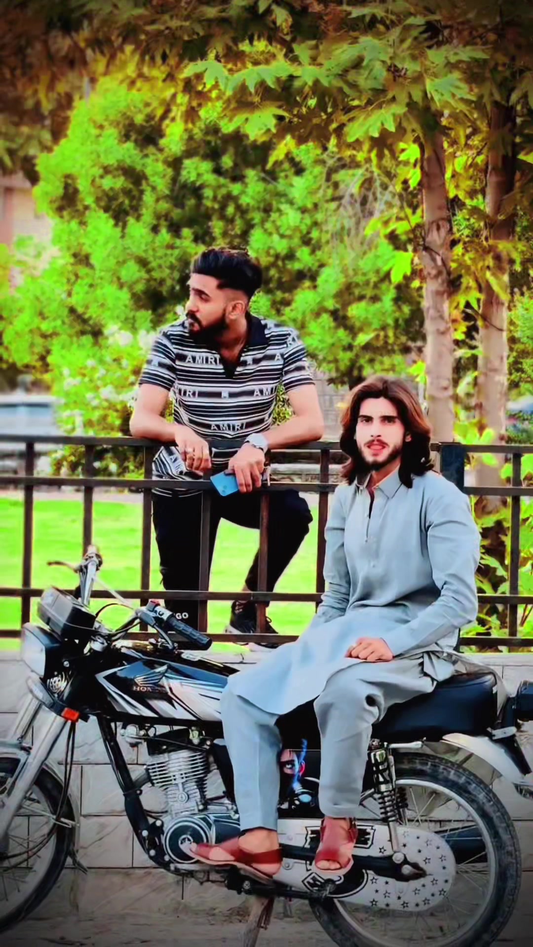 @🔝🔛شاہ ☠︎