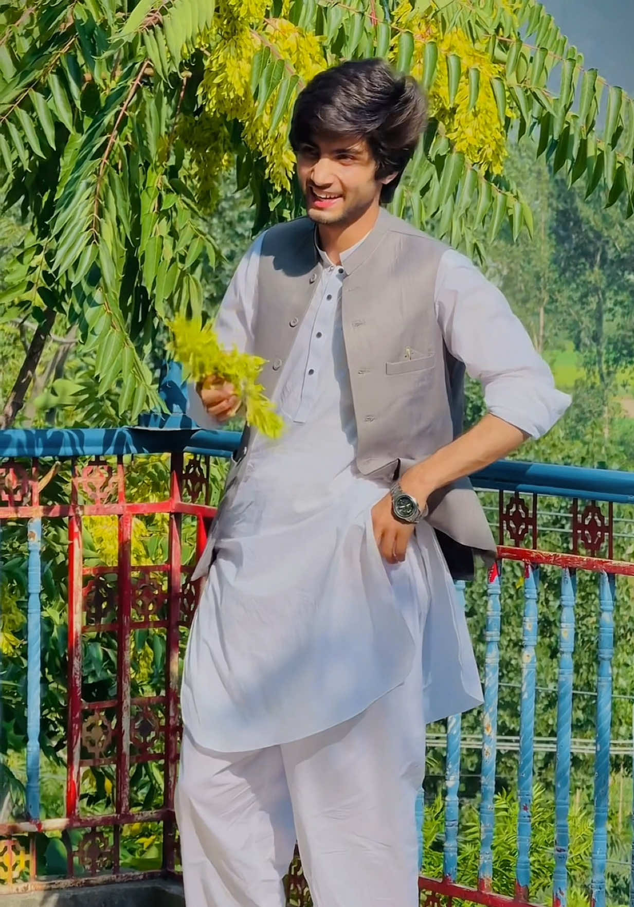 @Shahid_loyal2