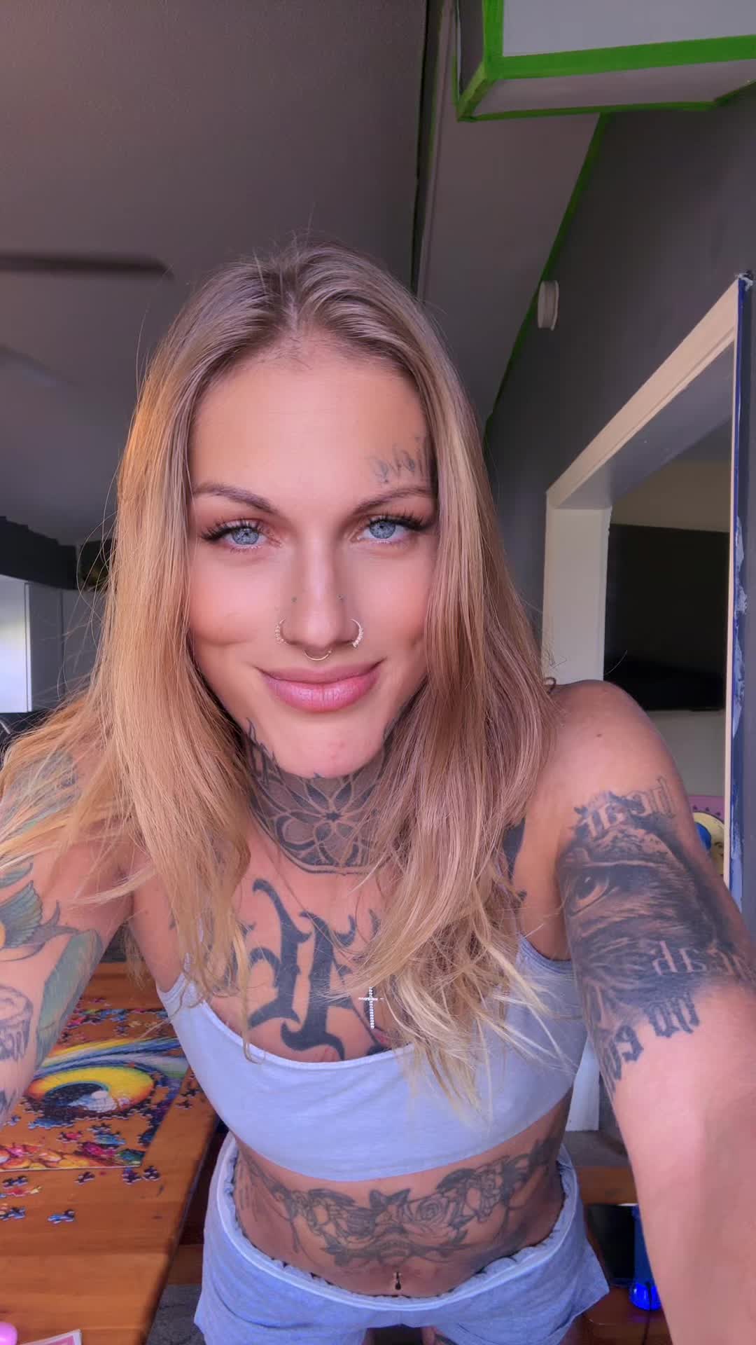 @Chelsi Lynn Wilkens ♌️ ♎️ ♒️
