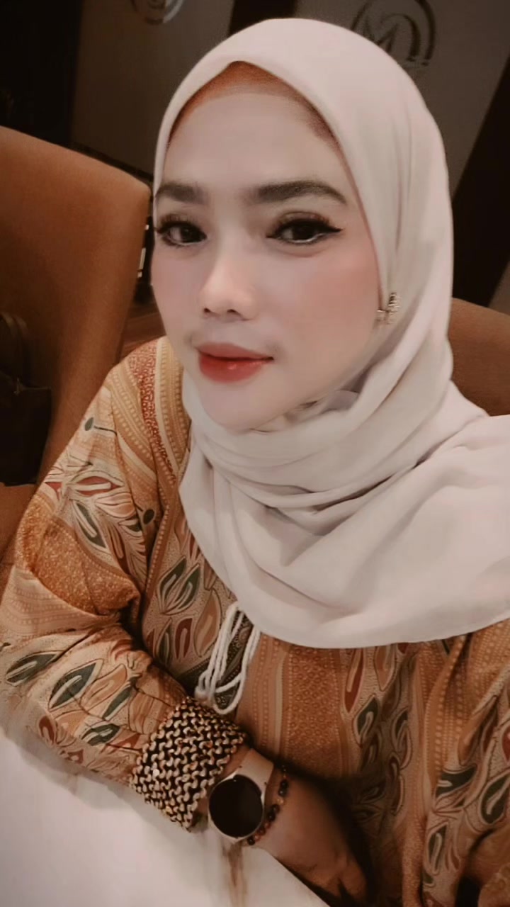 @Irma Adam_rz