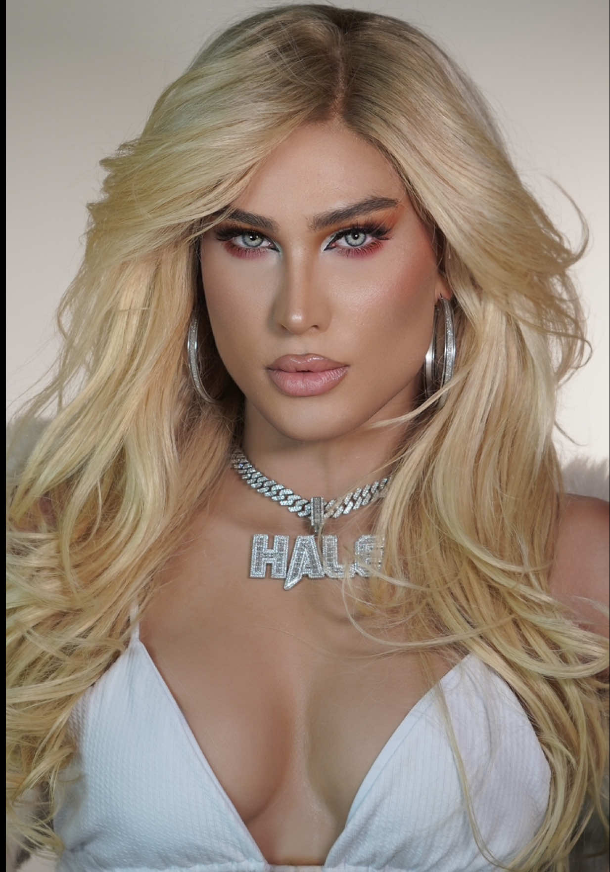 @HALESSIA