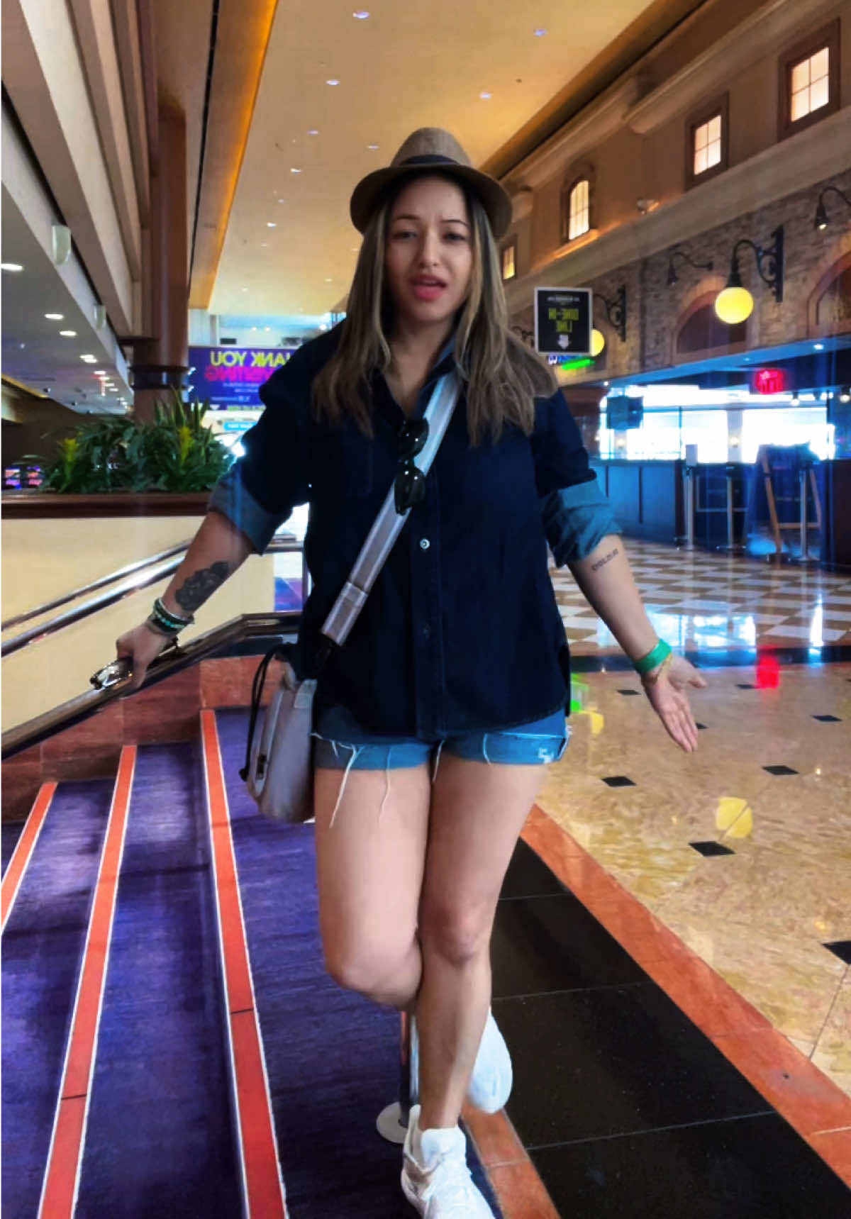 @AD QUEEN