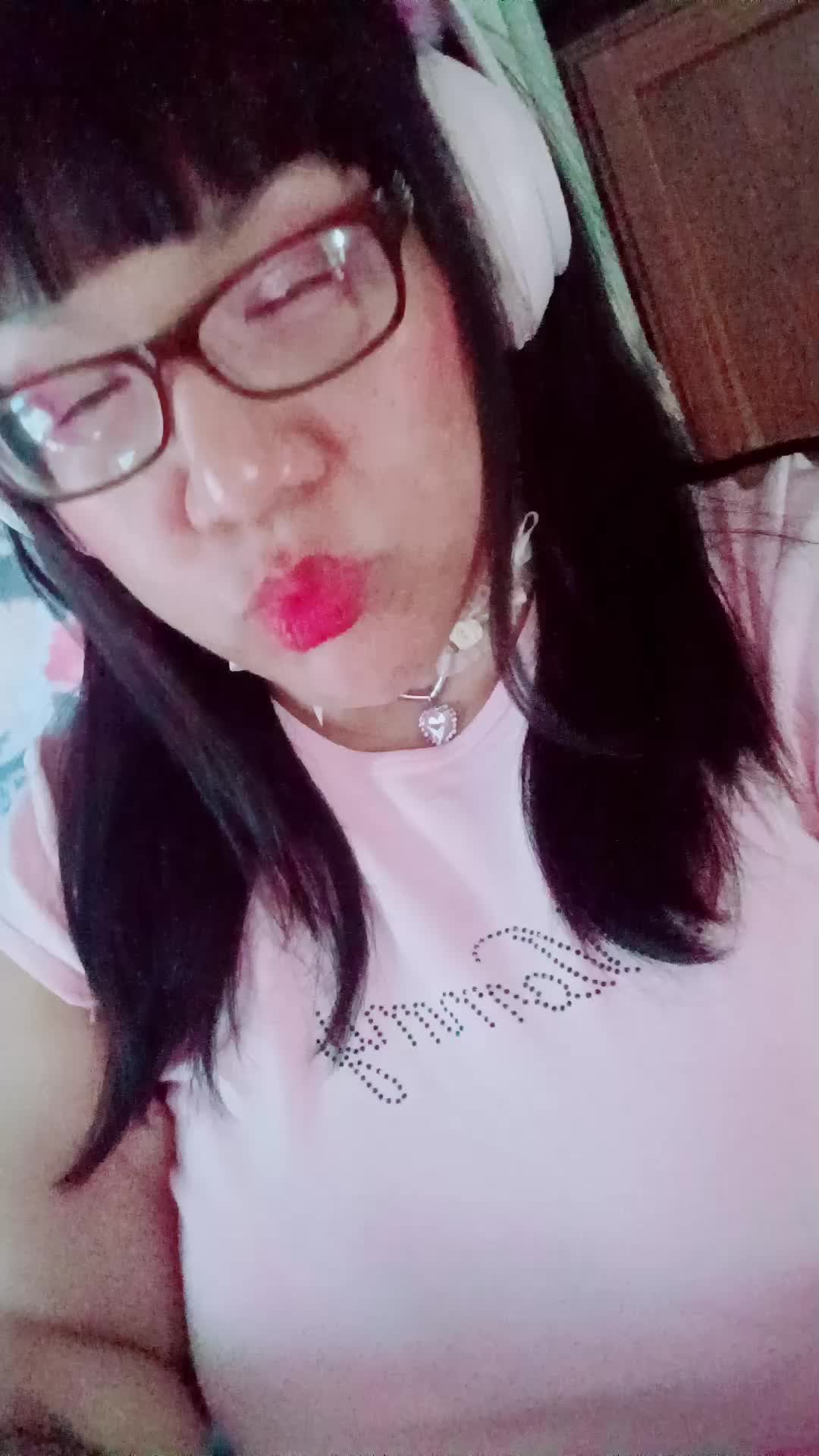 @hopelessrhia