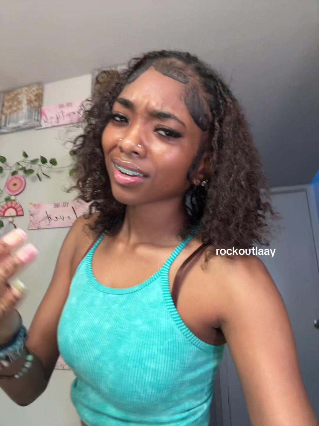 @rockoutlaay