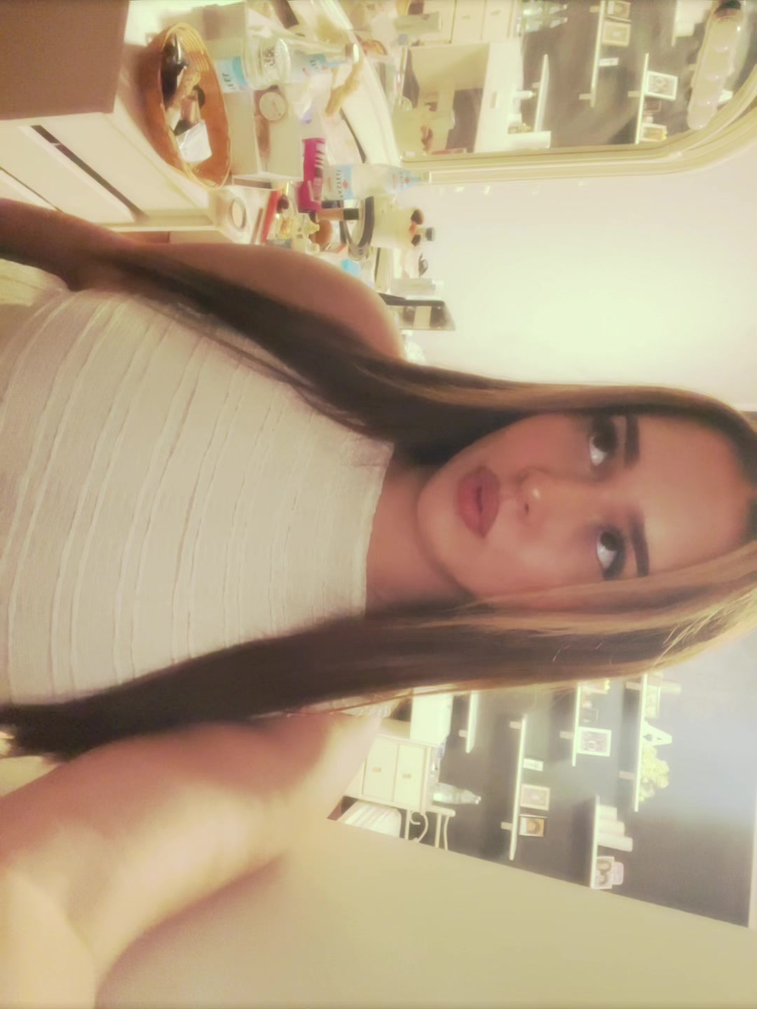 @⠀⠀⠀⠀⠀⠀⠀luana
