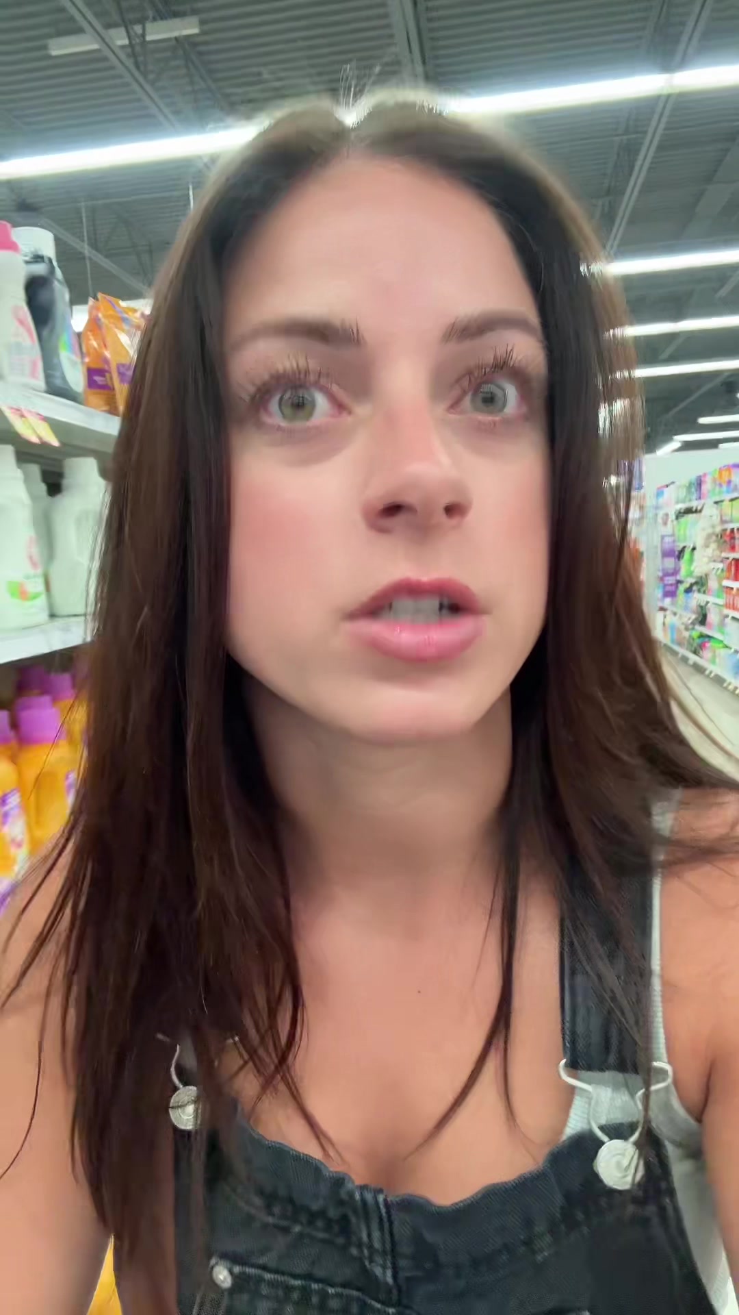 @HappilyHillary