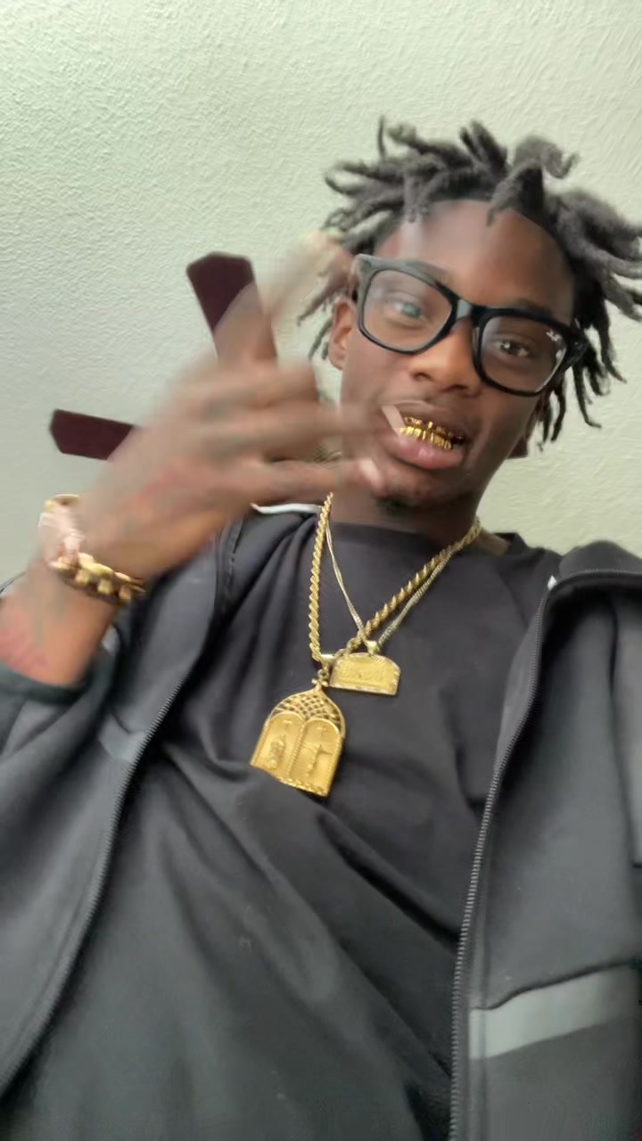 @Goldmouthlilmari💕