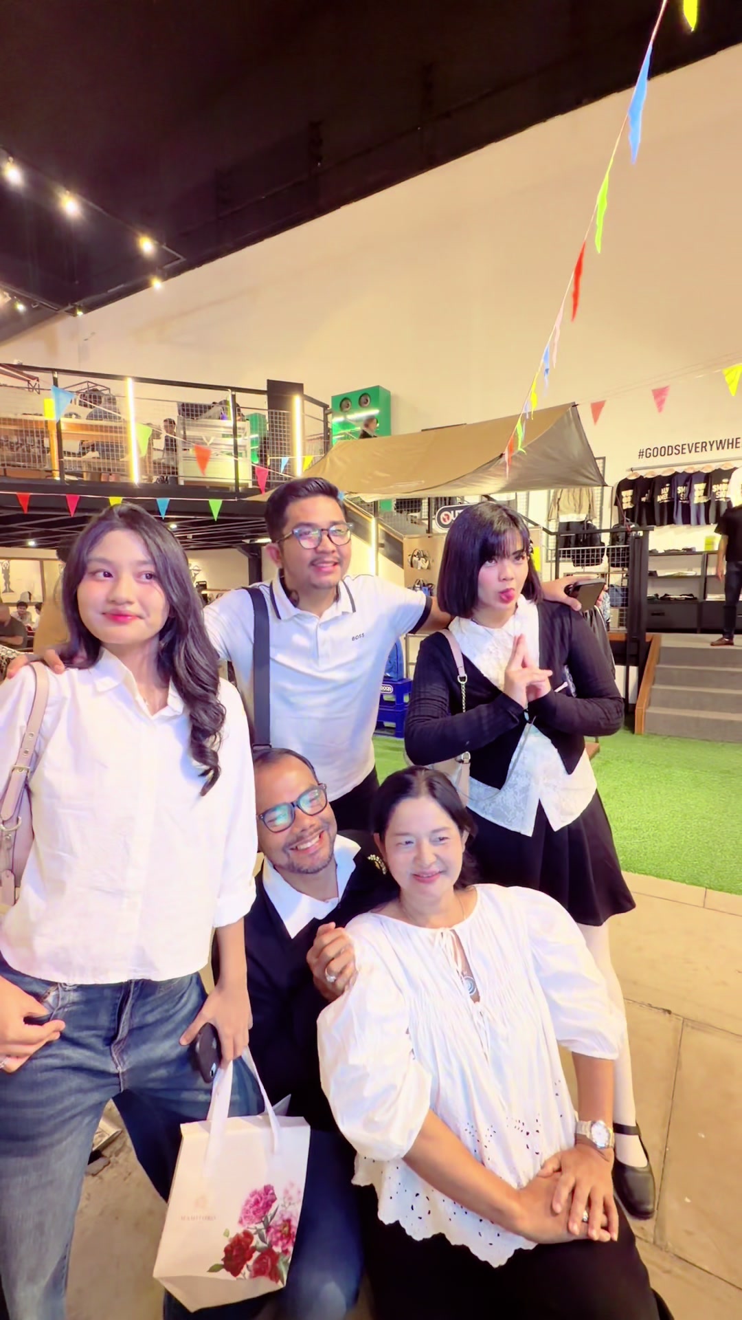 @Tuan & NyonyaVanzaith