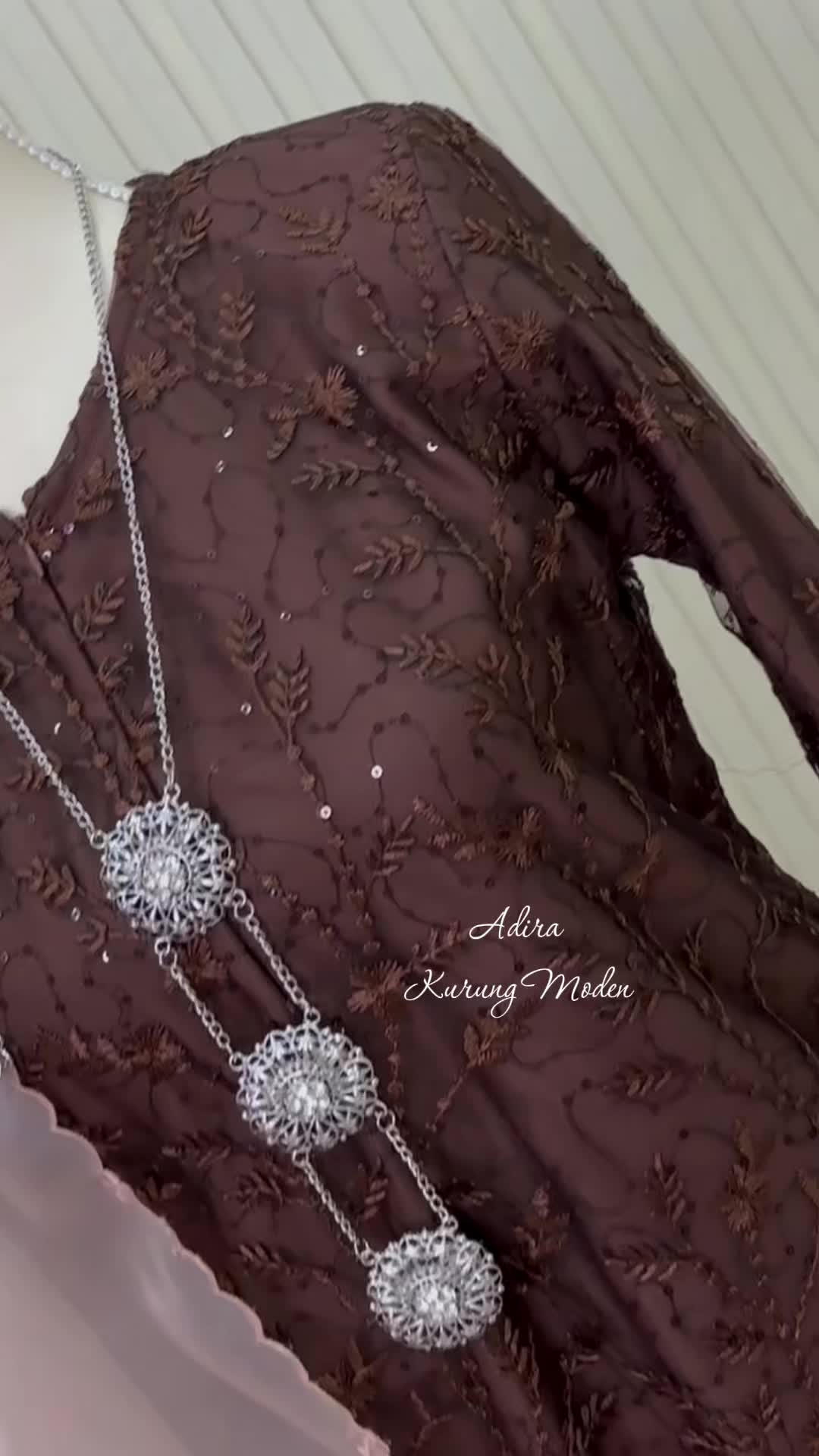 @Azza ᥫ᭡