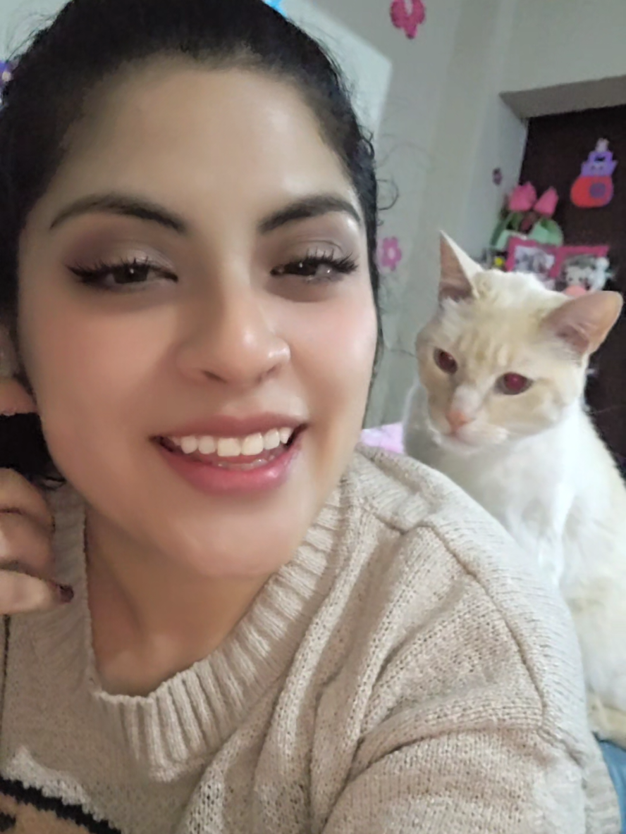 @ALEXANDRA AYALA 🦋