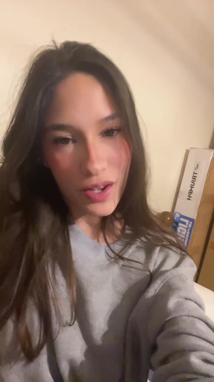 @Bella