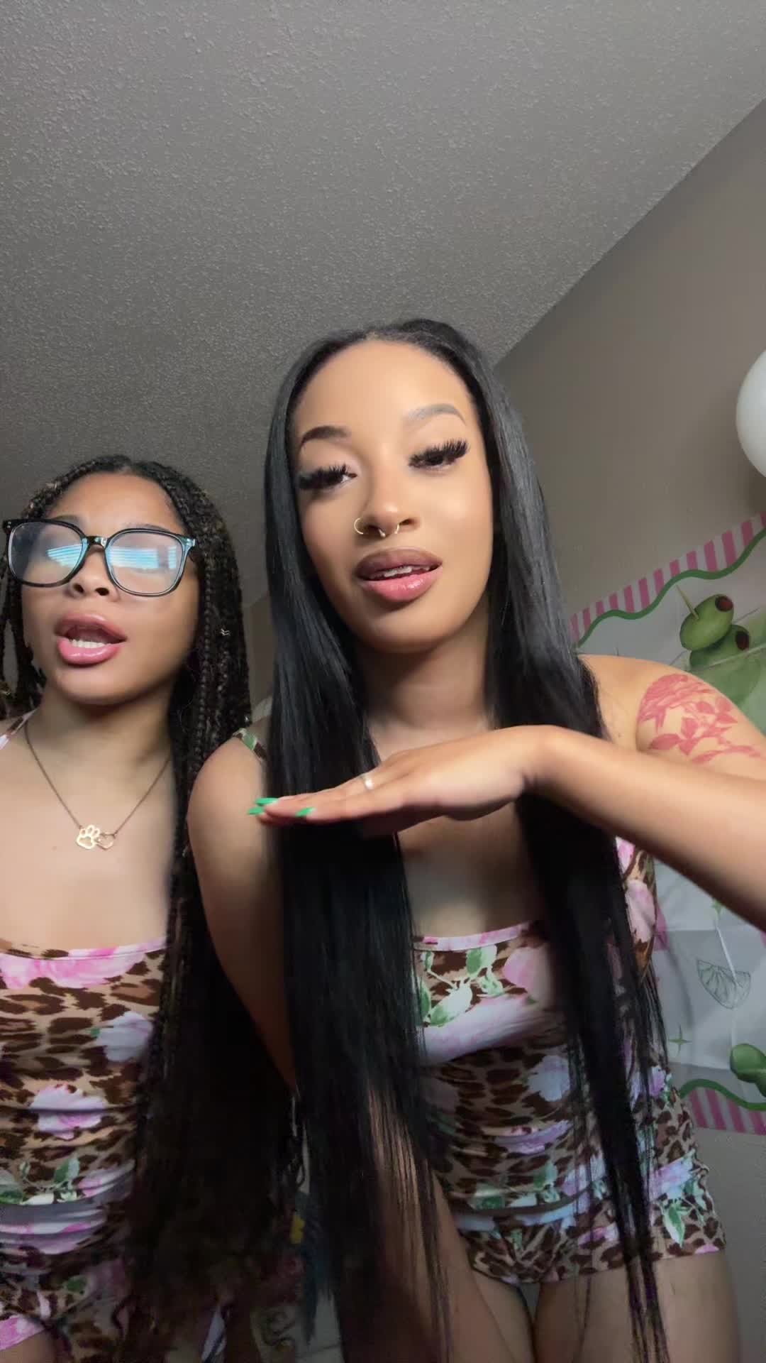 @NayXo._