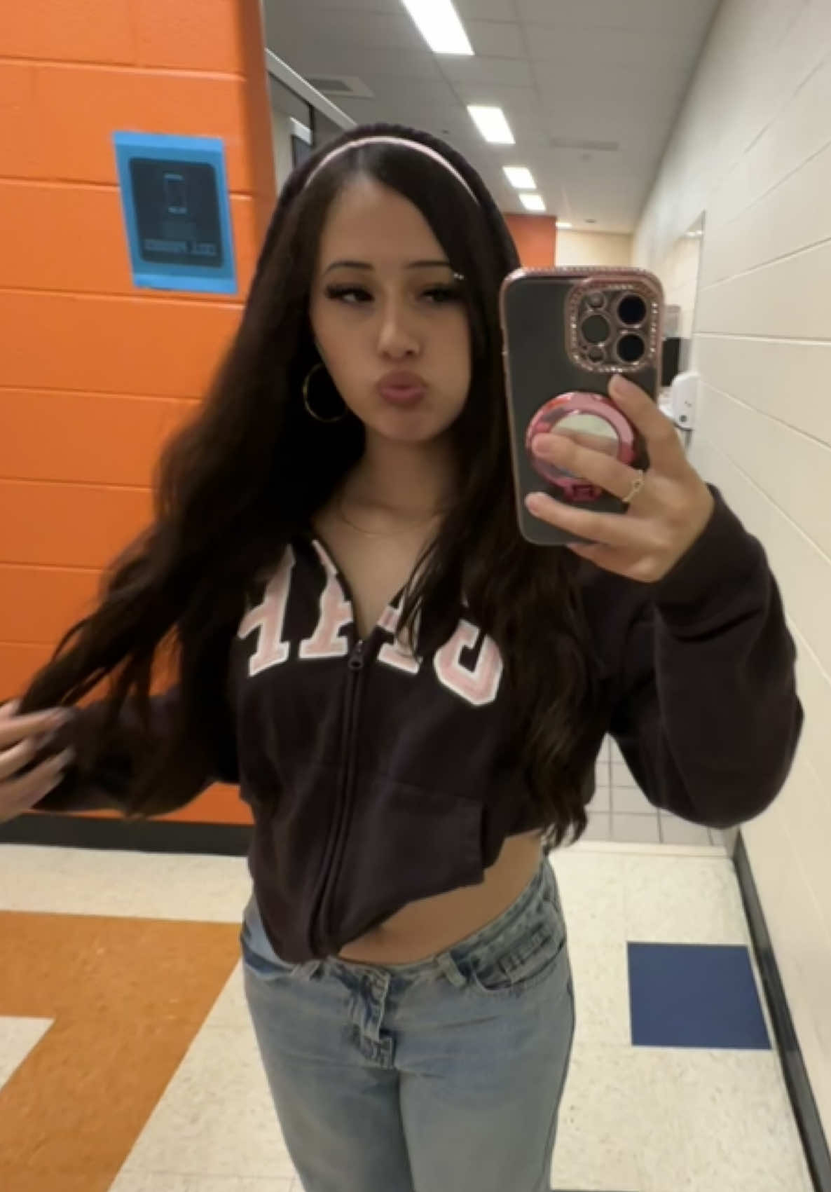@:3