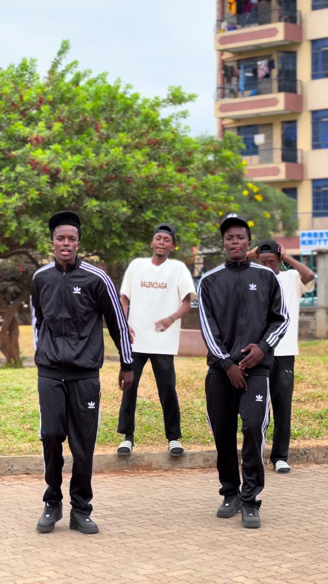 @Trendytwinnz🇰🇪