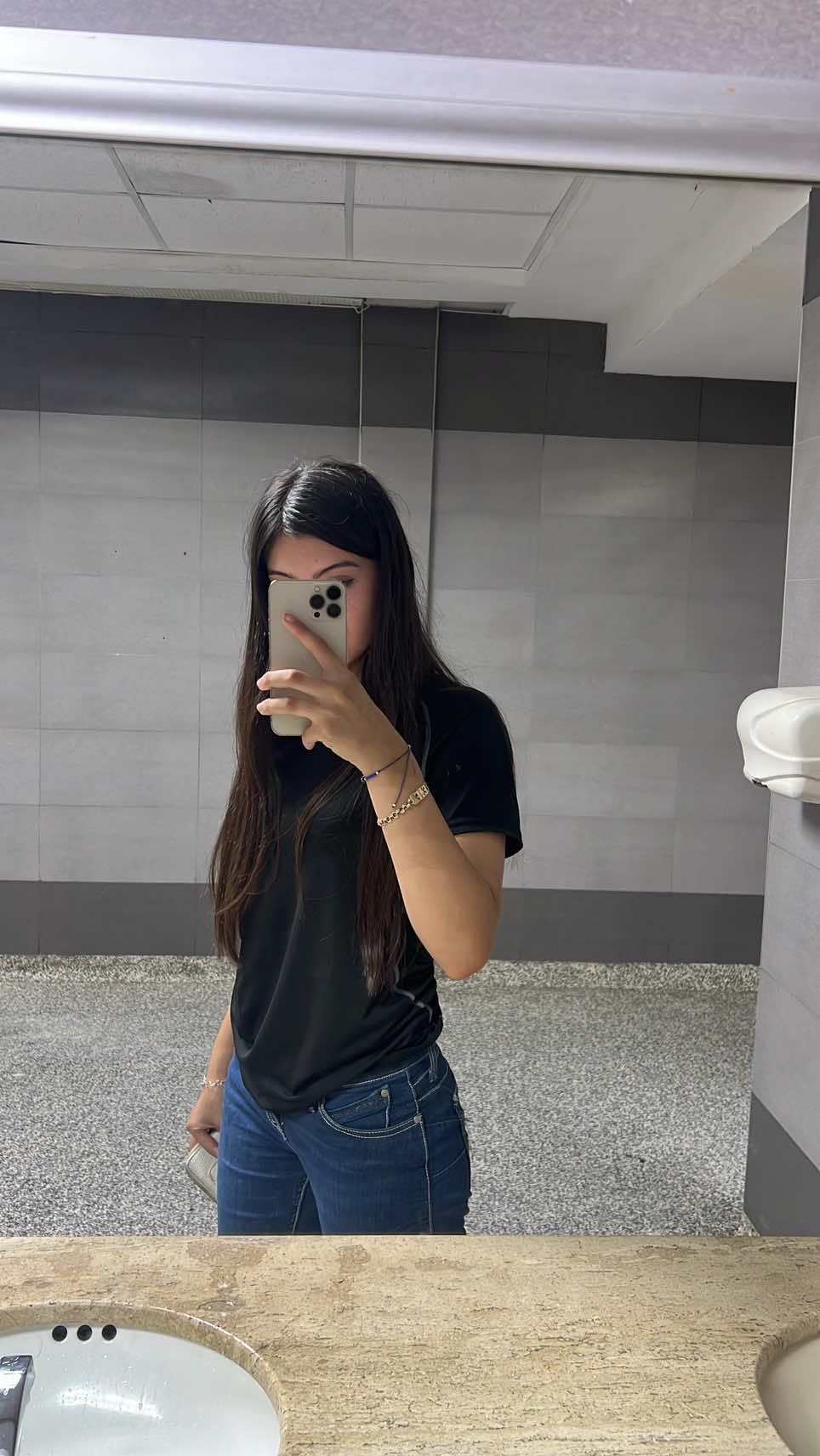 @alexxzialn