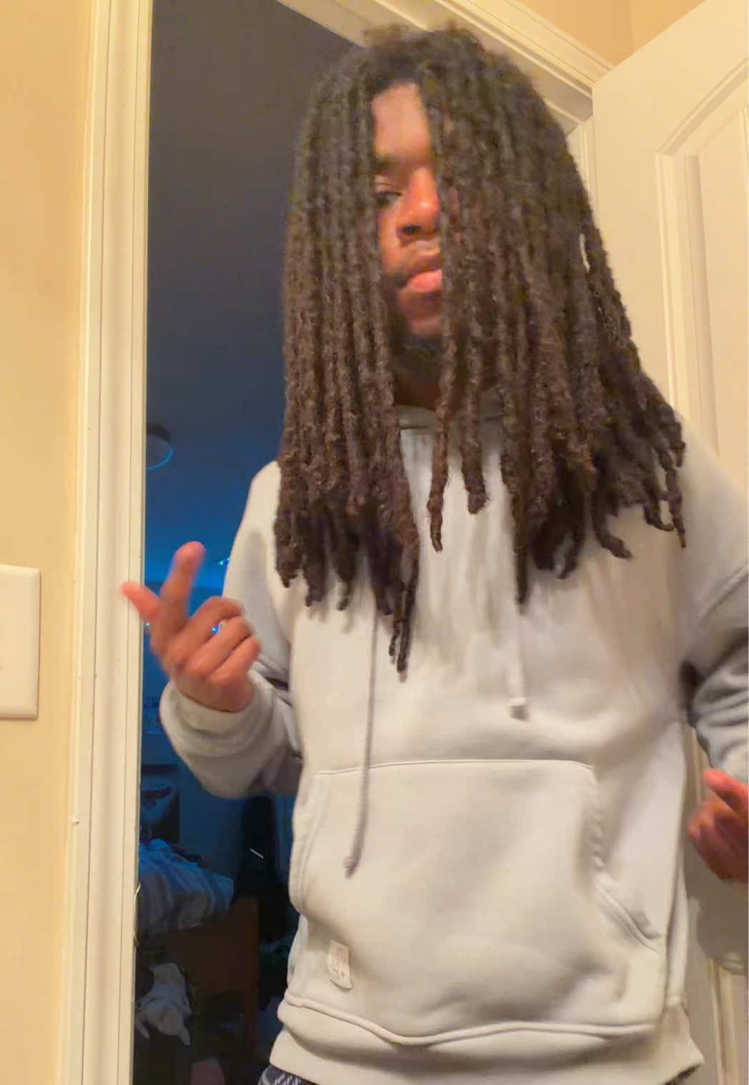 @👾