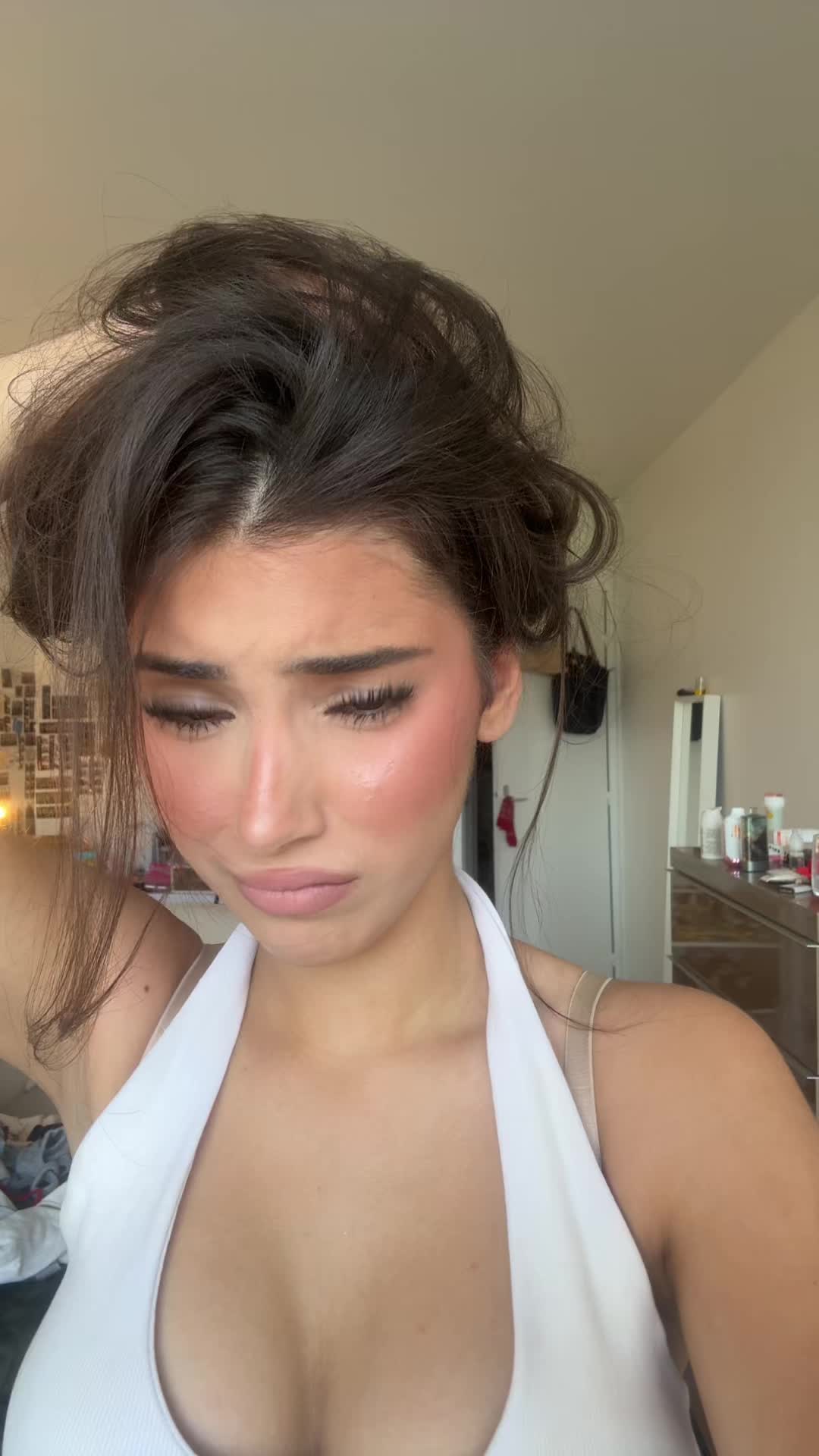 @whooischarlotte