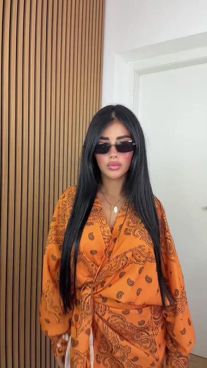 @Iconic look