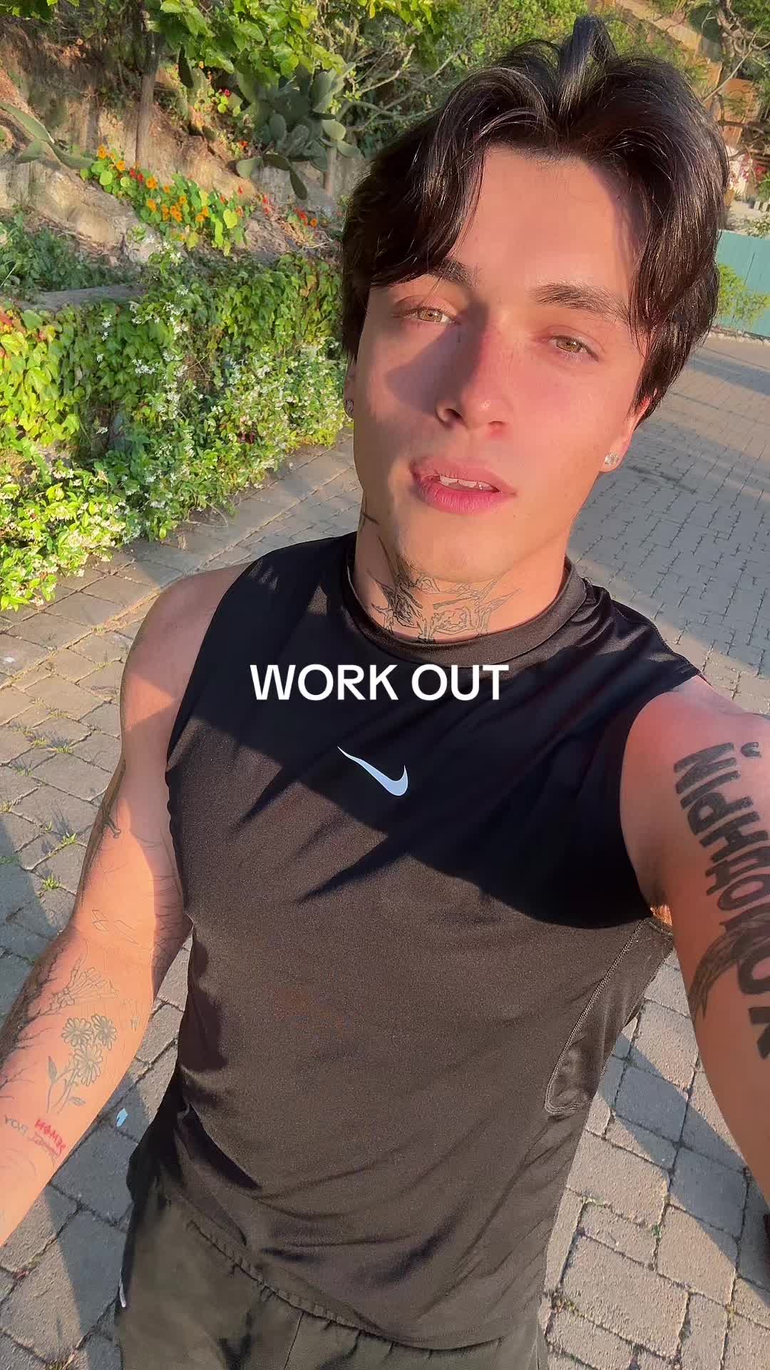 @Q U I N T O N