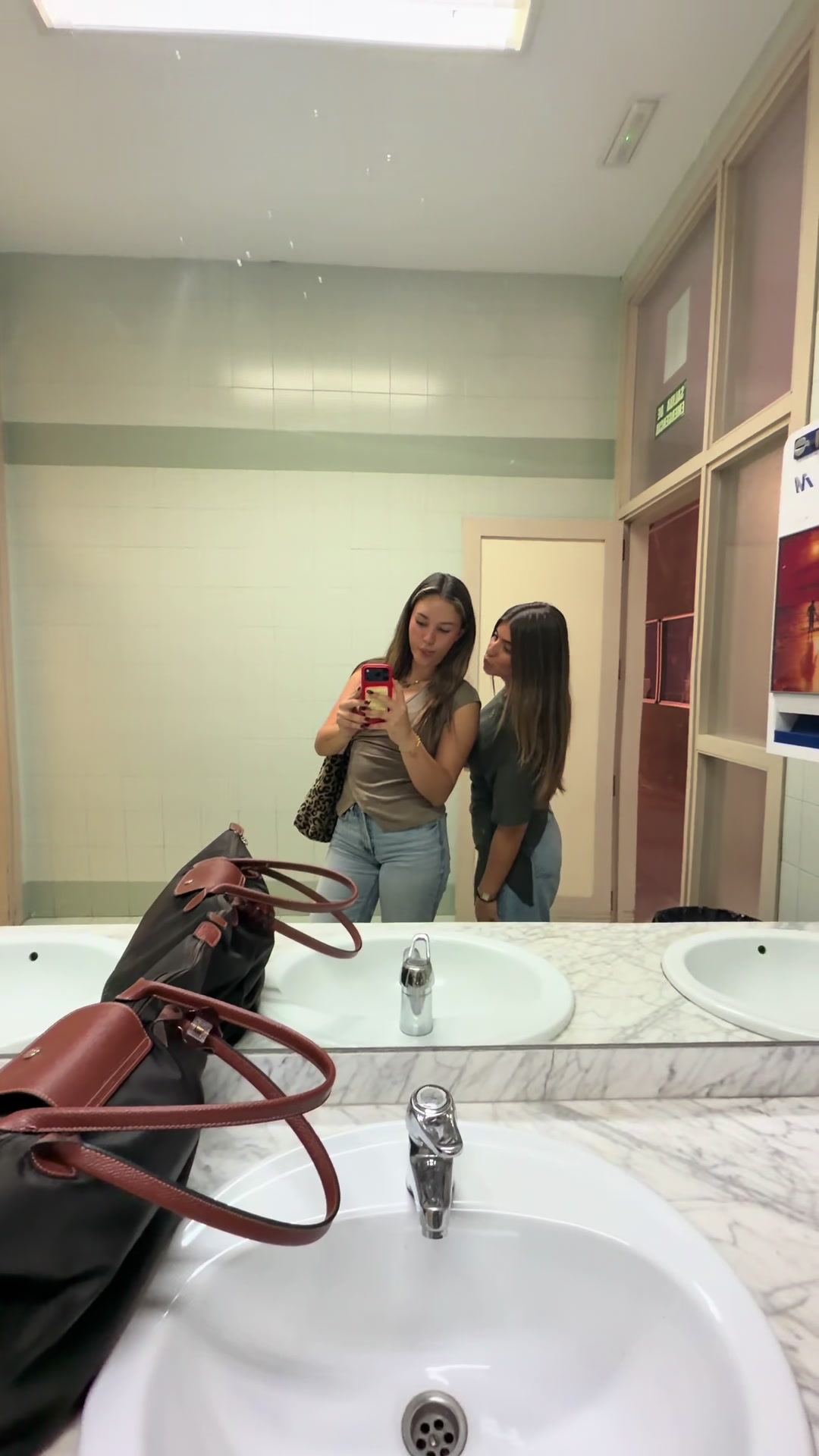 @M I A 🤍