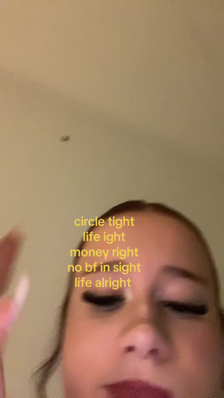 @🧘🏼&zwj;♀️