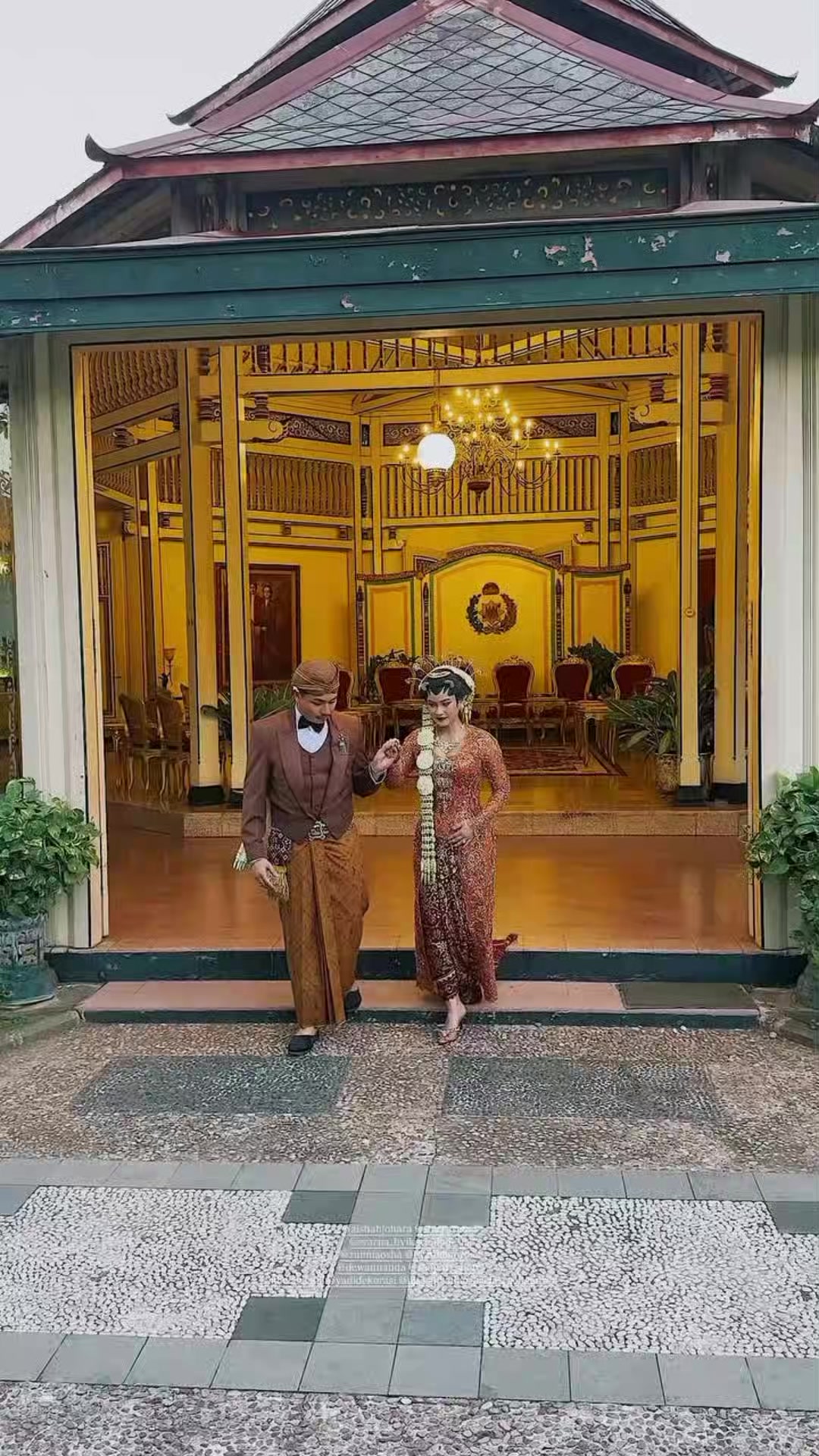 @AYOEK
