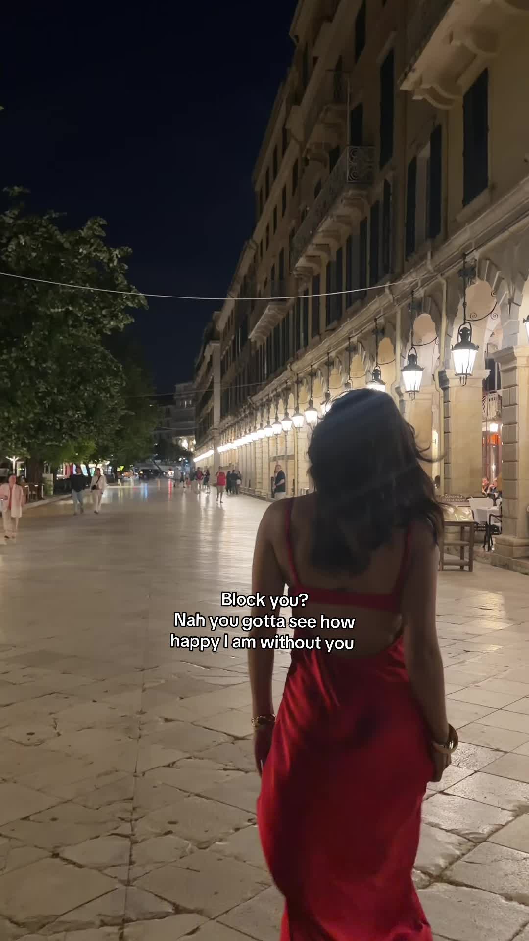 @Bella