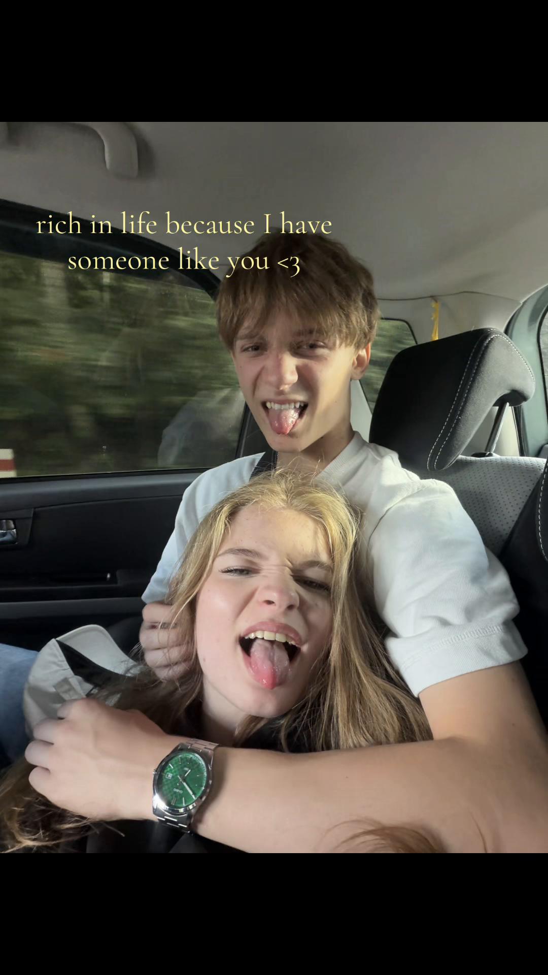 @𝑴𝒂𝒅𝒛𝒊𝒂