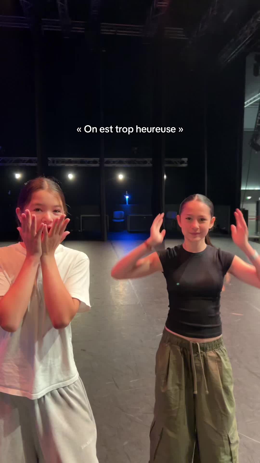 @NEEDS DANCE CREW