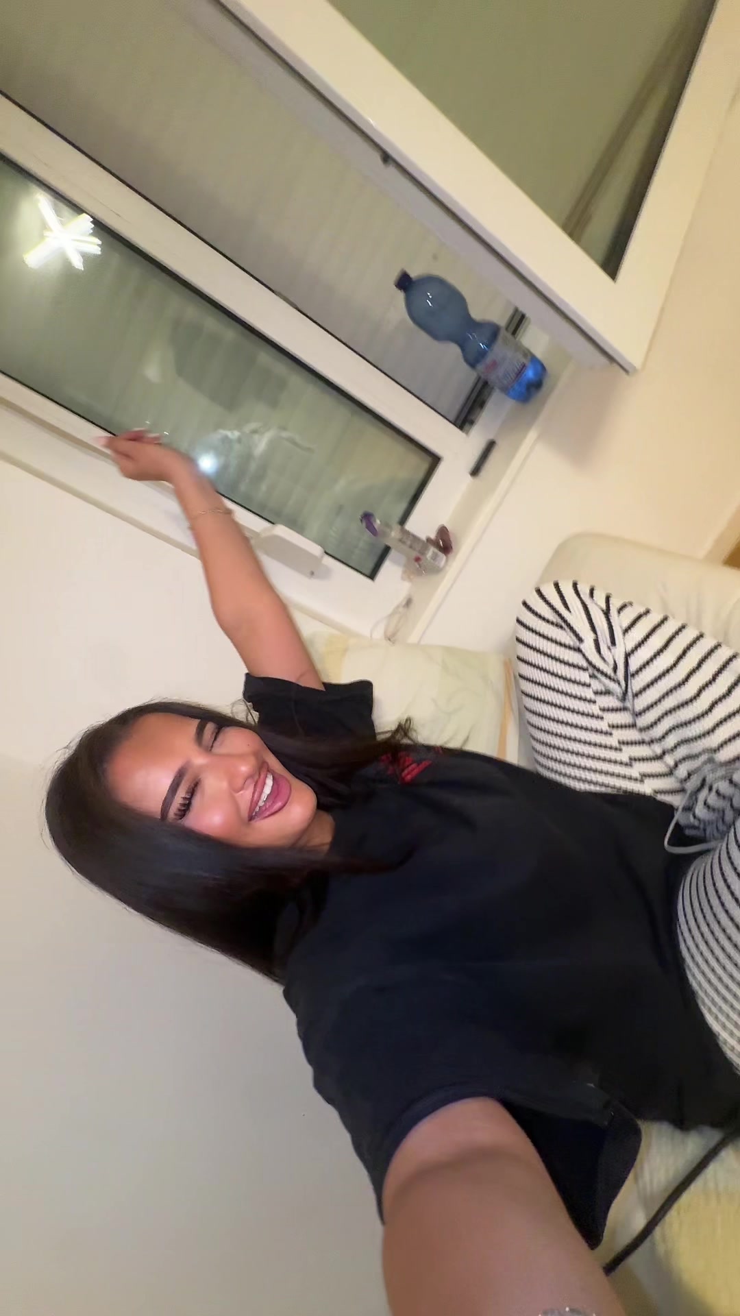 @𝒮