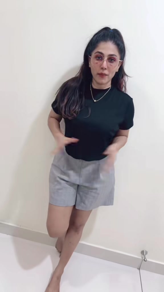 @Aniqa