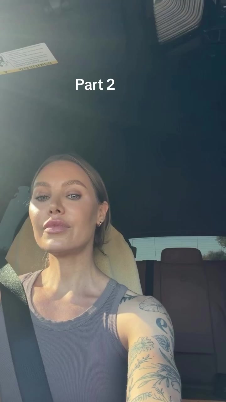 @RealNicoleAniston