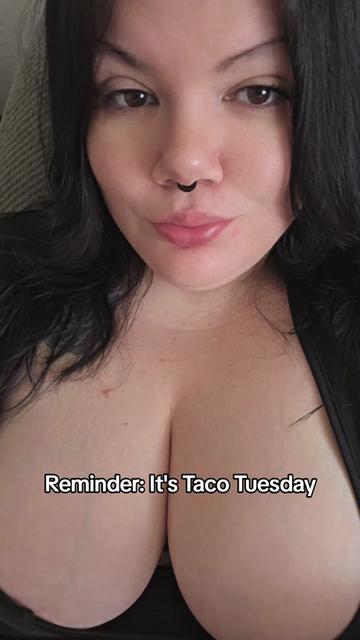 @Rachel 👽💜