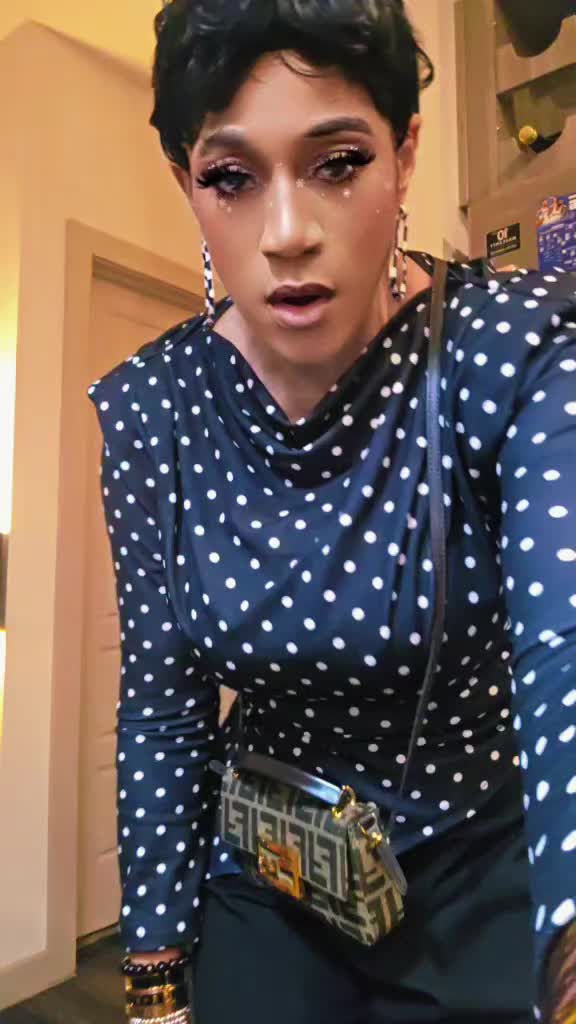 @Demi