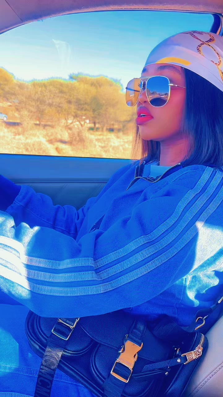 @GIRLY 🇧🇼