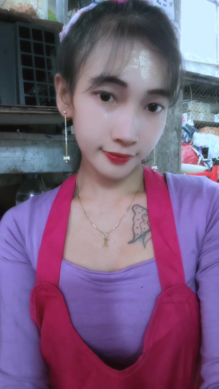 @🌿Kay Thi Khaing🌿(ဖြူးသူလေး)
