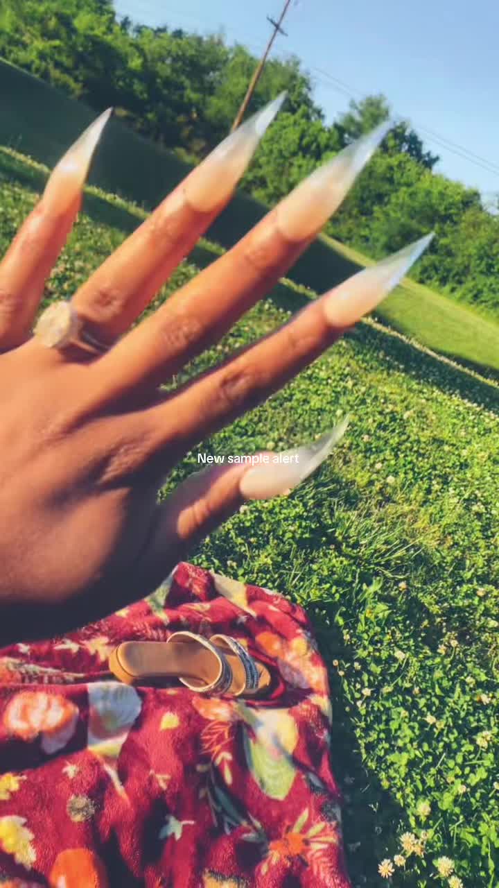 @LeonnaMarie ᥫ᭡