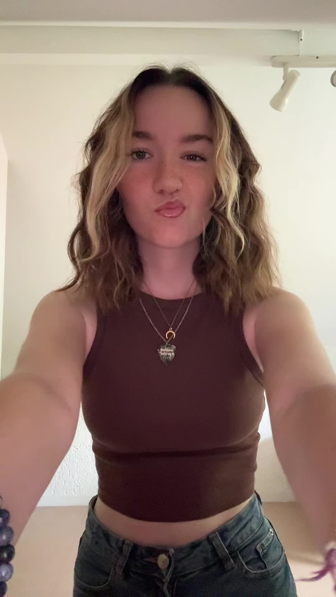 @hi.itsmoonbee