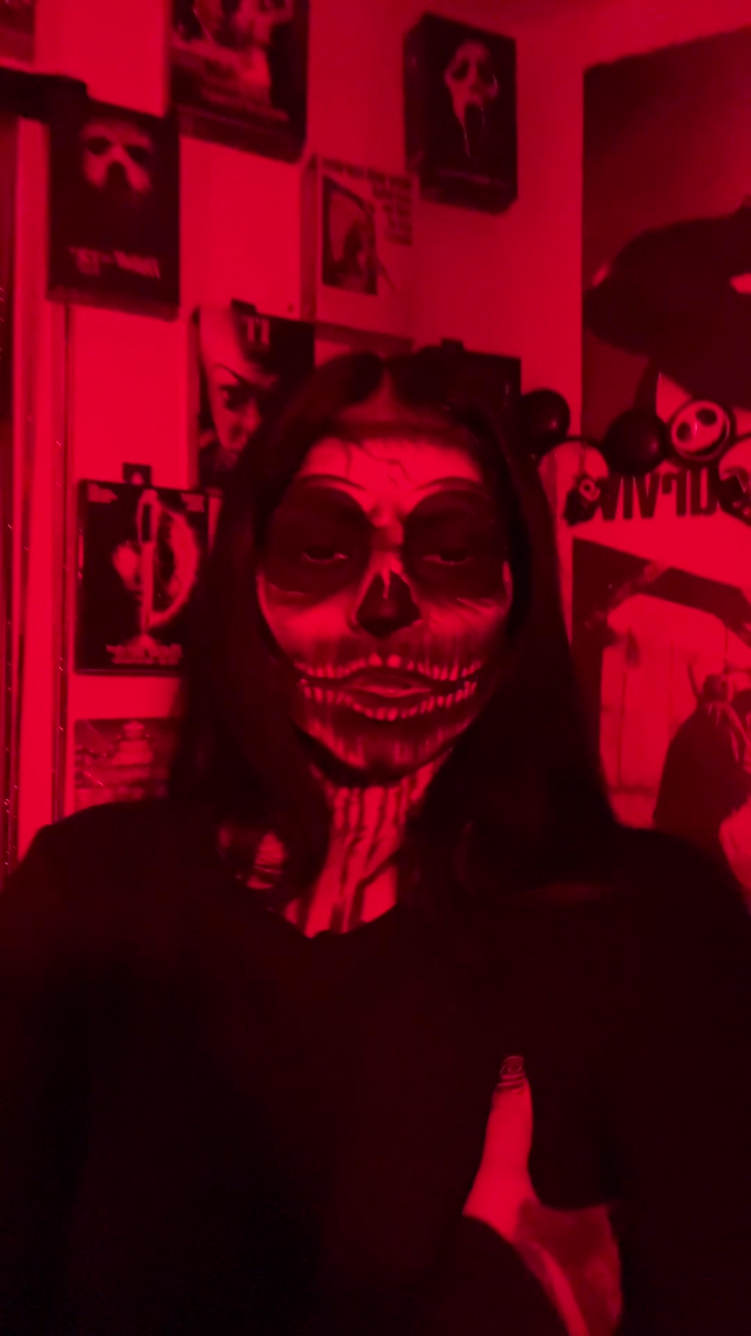 @FREAKSHOW KEEZH🦇