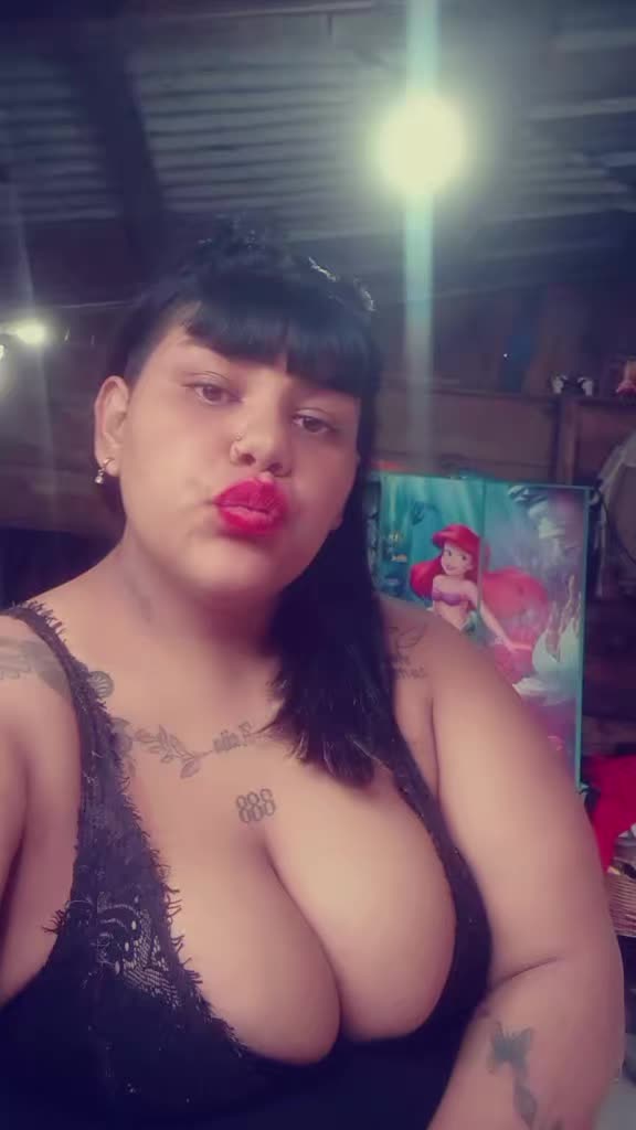 @Priscila🦋